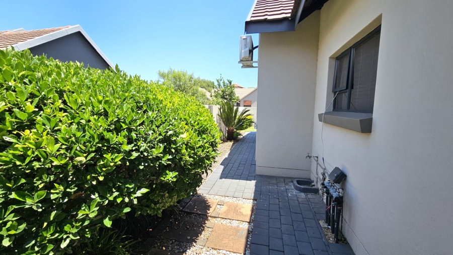 To Let 3 Bedroom Property for Rent in Melodie North West